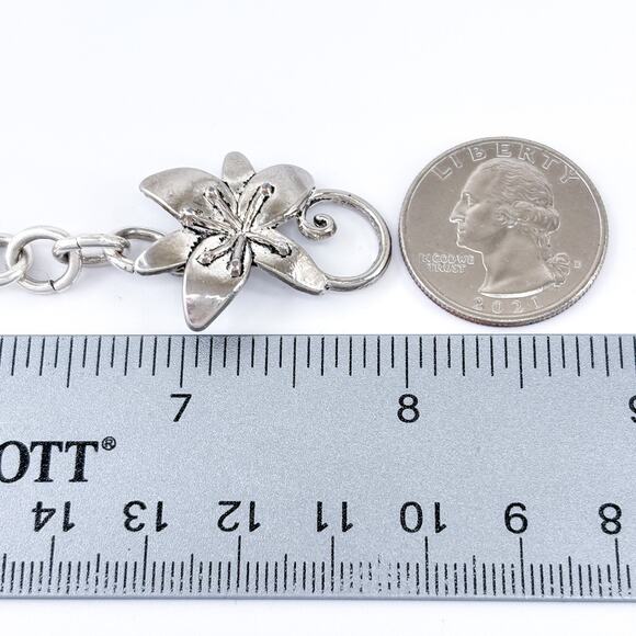 Silver Plated Chain Bracelet with Lily Flower Toggle Clasp | Nature Jewelry | 8" - Picture 4 of 6